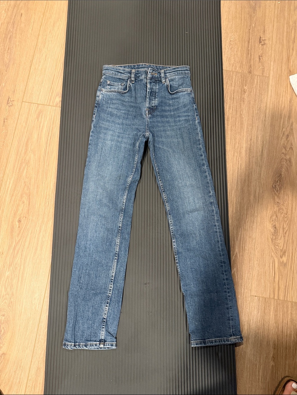 Massimo Dutti women’s mid-Blue Slim Straight Jeans button fly